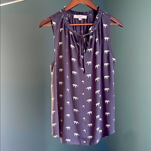 LOFT-charcoal  black Sleeveless Top with White Elephant Pattern - Picture 1 of 3
